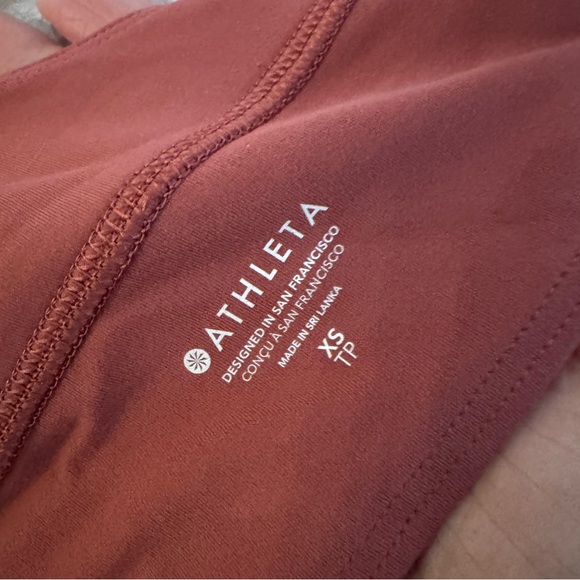 Athleta Mauve Racerback Sports Bra XS Wireless Stretch Pullover berry - Picture 9 of 9